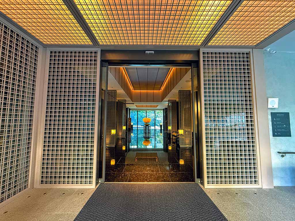 lobby-of-wellspring-by-silks-beitou