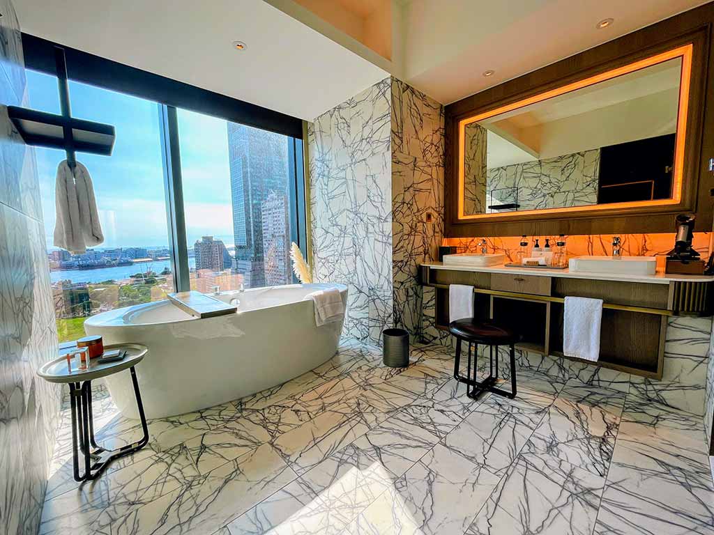 Room-of-lobby-of-InterContinental-Kaohsiung