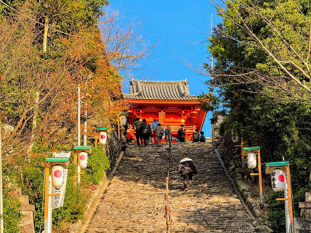 伊佐爾波神社