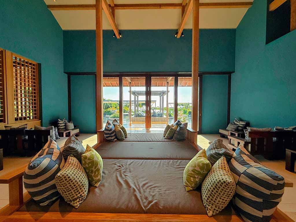 Lounge-in-Hoshinoya-Okinawa