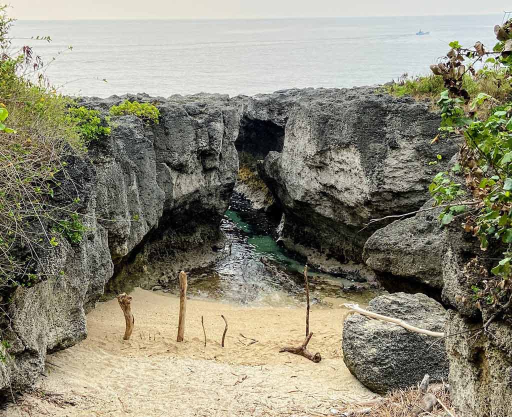 龍蝦洞